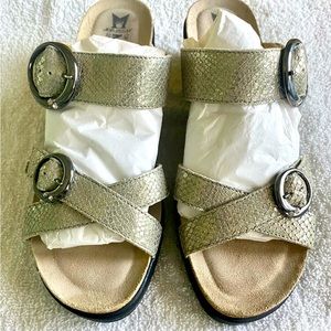 Mephisto Nuta gold wedge sandals NIB